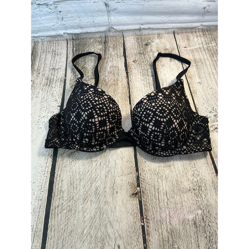 VICTORIA’S SECRET Women’s Black Lace Underwire Demi Bra / Size: 32C